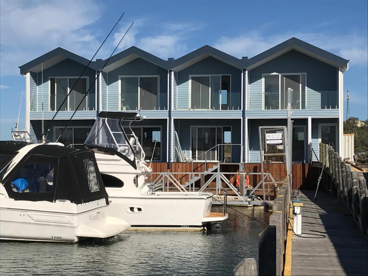 Marina View Chalets Манджера Экстерьер фото